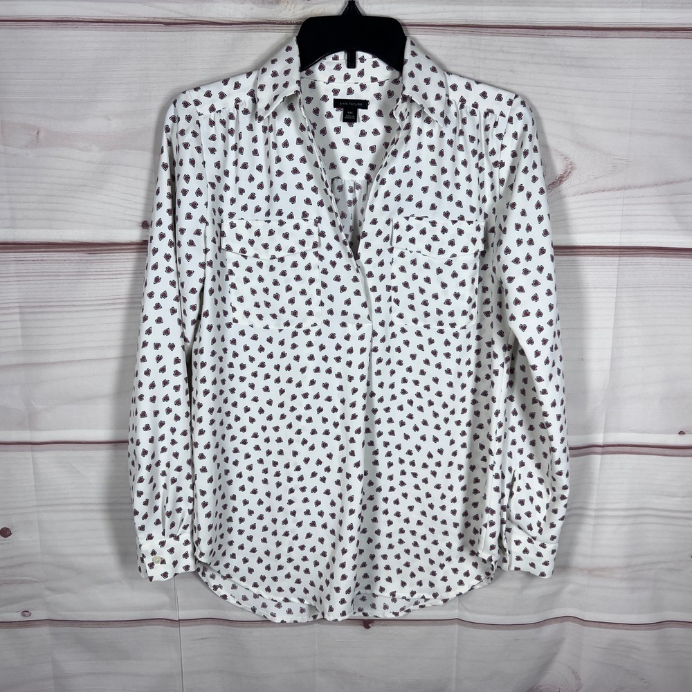 Ann Taylor Heart Print Blouse Women XXS White Red Long Sleeve Collar Pockets Top